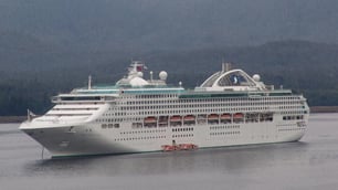 Cruise Ship Passengers Bound for New Zealand Suffer Food Poisoning